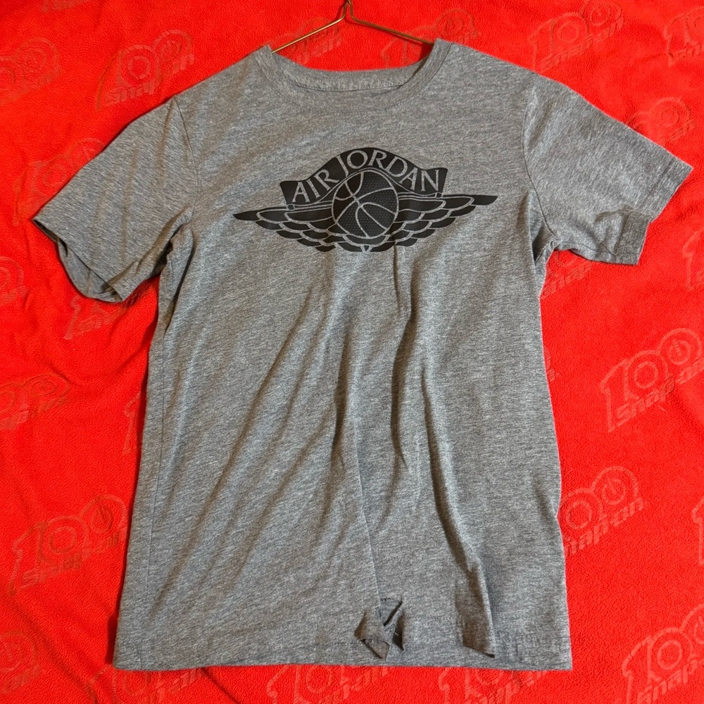 Jordan Gray T-Shirt for Boys size M